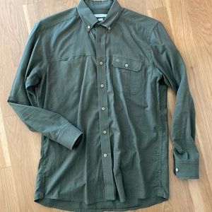 Men’a Southern Tide dark green button down shirt